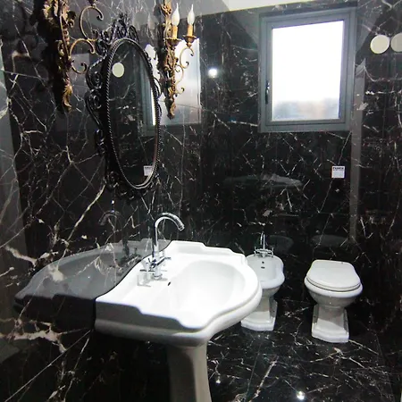 Terrazzo Esclusivo Con Zona Solarium Da 200 Mq
